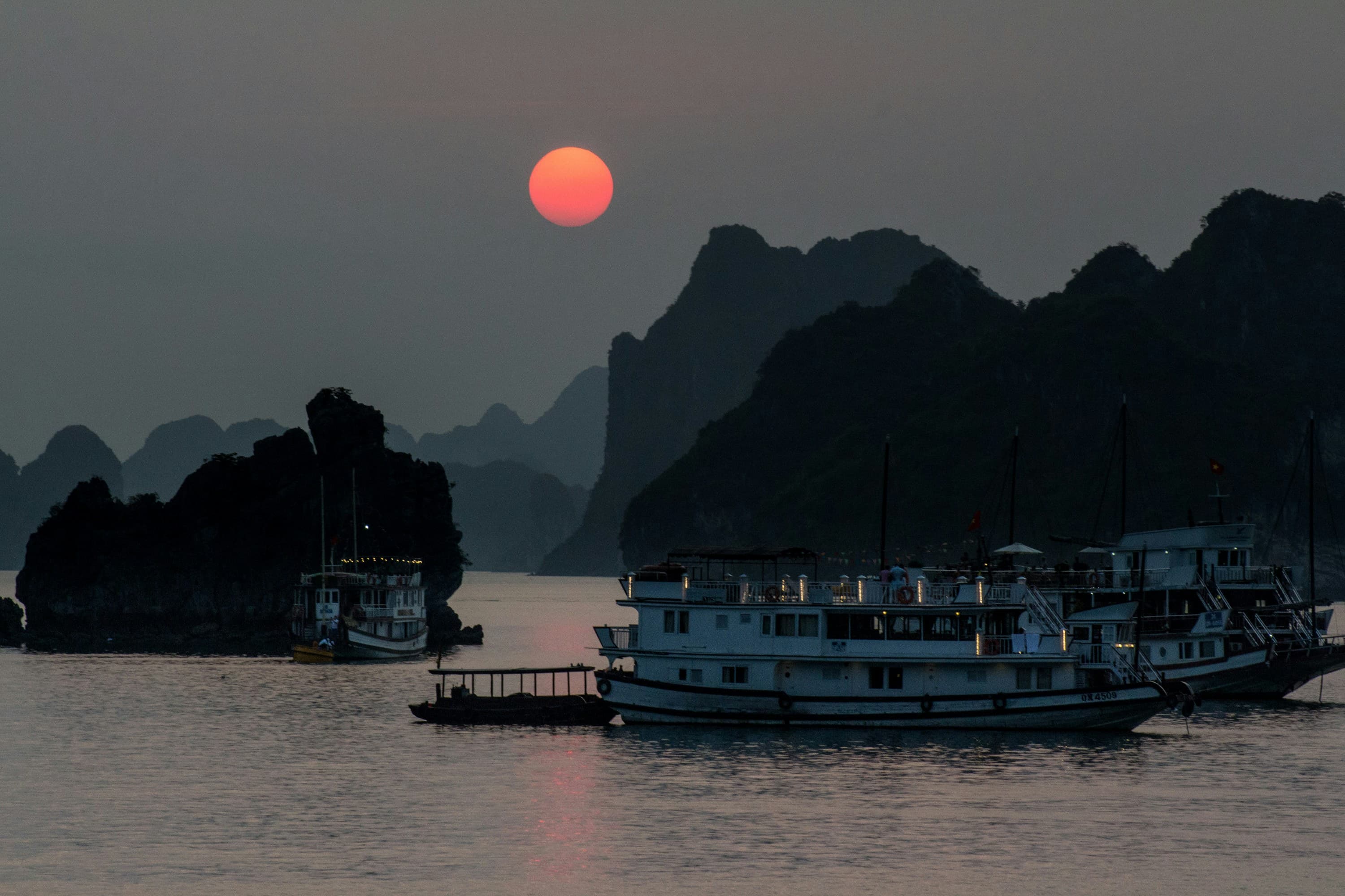 HA LONG BAY photo 2